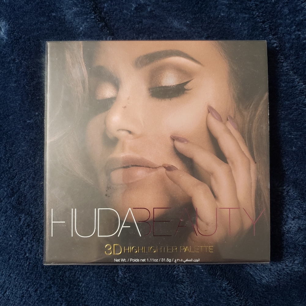 HudaBeauty Highlighter